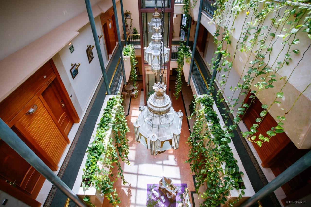 Hotel Avenida Beas de Segura Bagian luar foto
