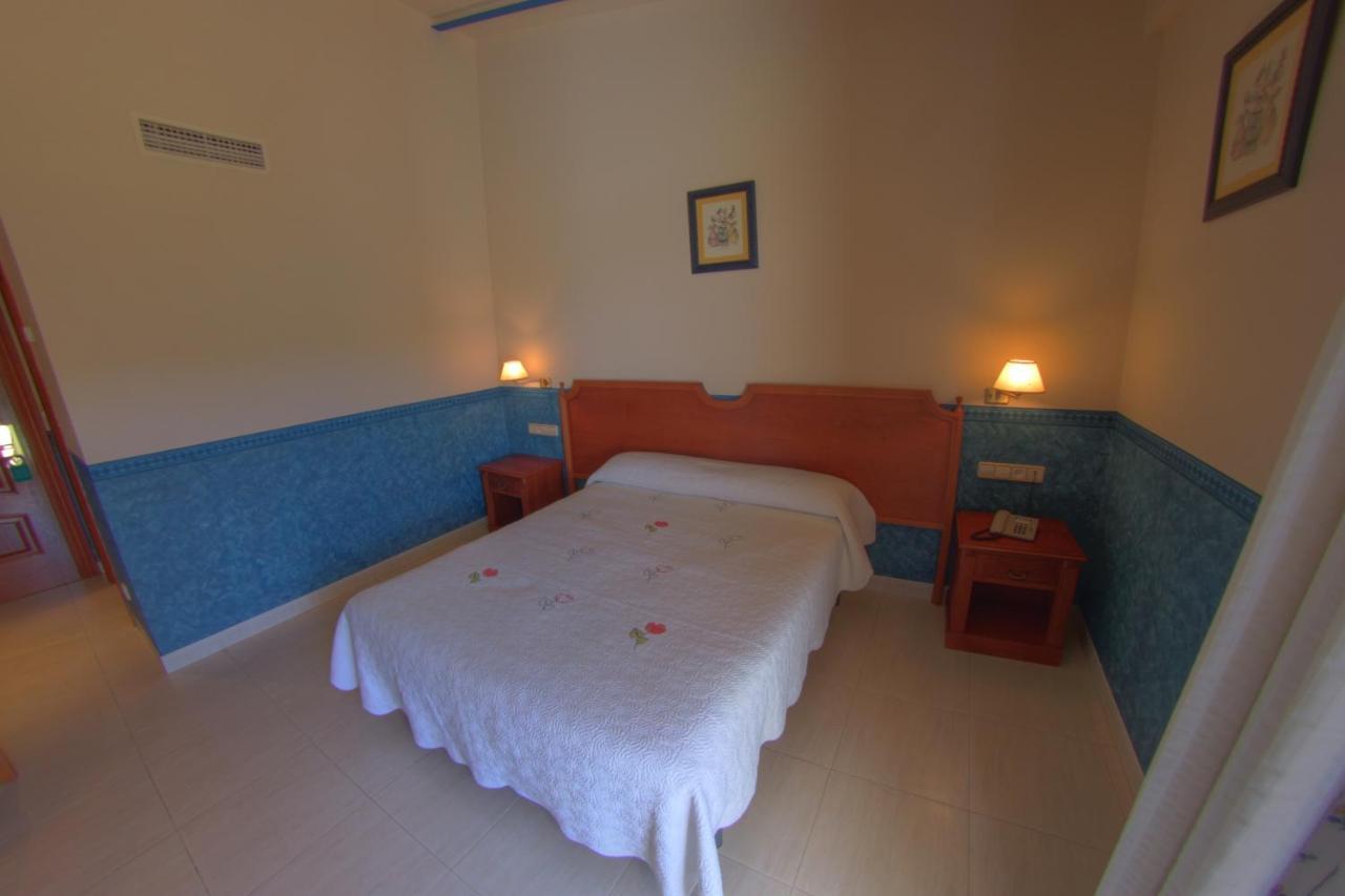 Hotel Avenida Beas de Segura Bagian luar foto