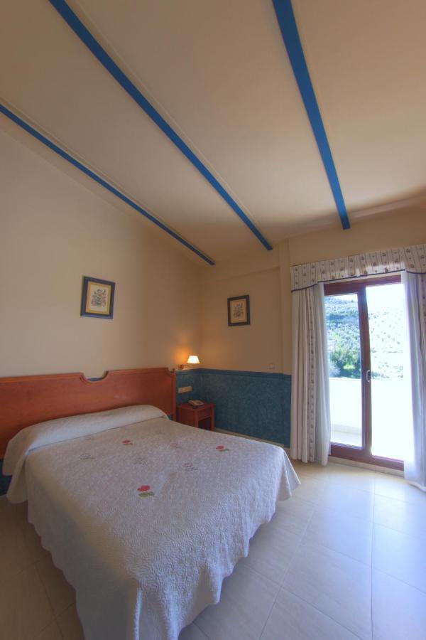Hotel Avenida Beas de Segura Bagian luar foto