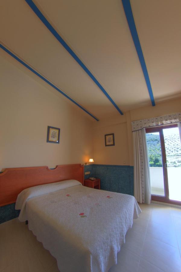Hotel Avenida Beas de Segura Bagian luar foto