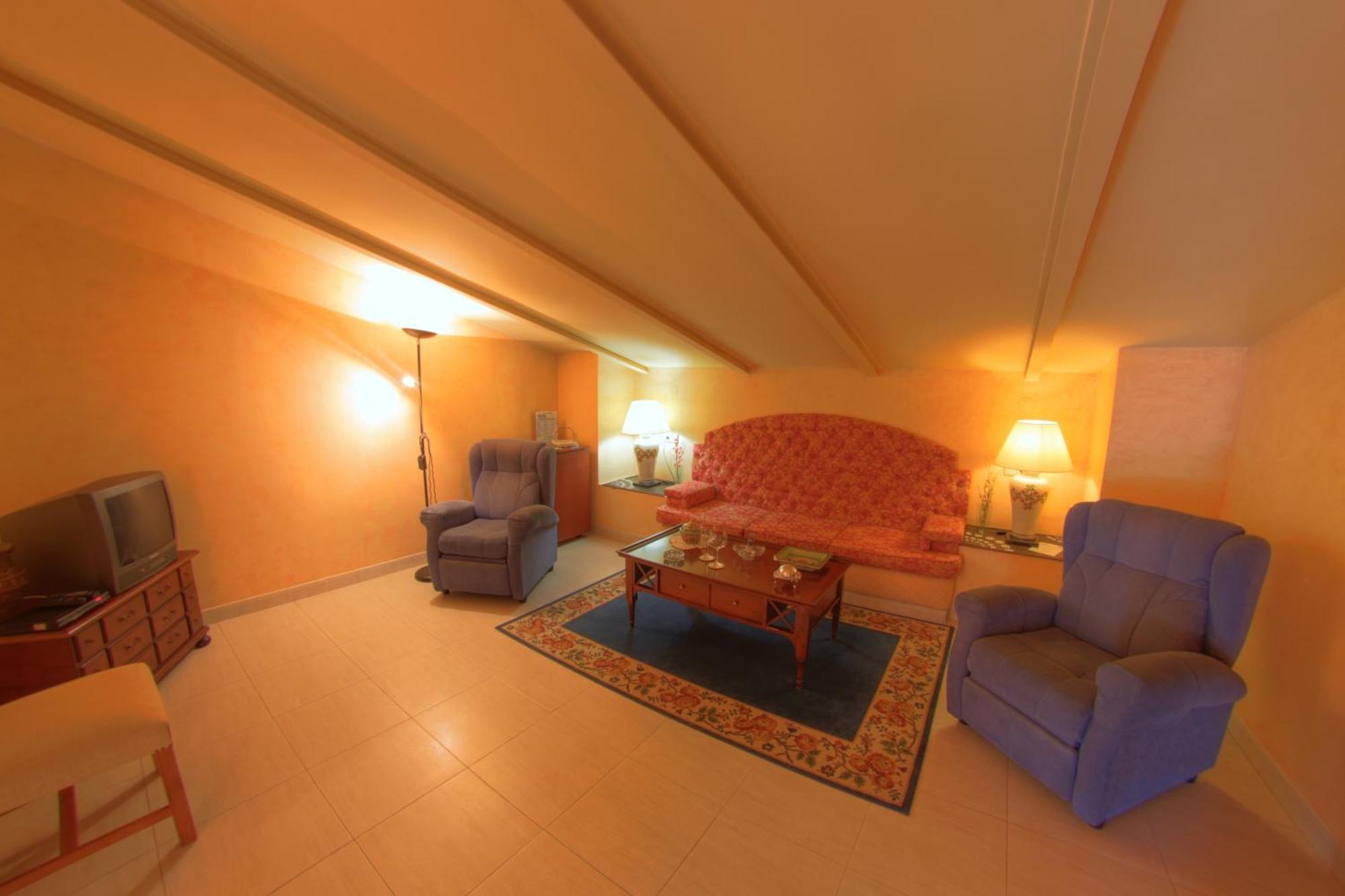 Hotel Avenida Beas de Segura Bagian luar foto