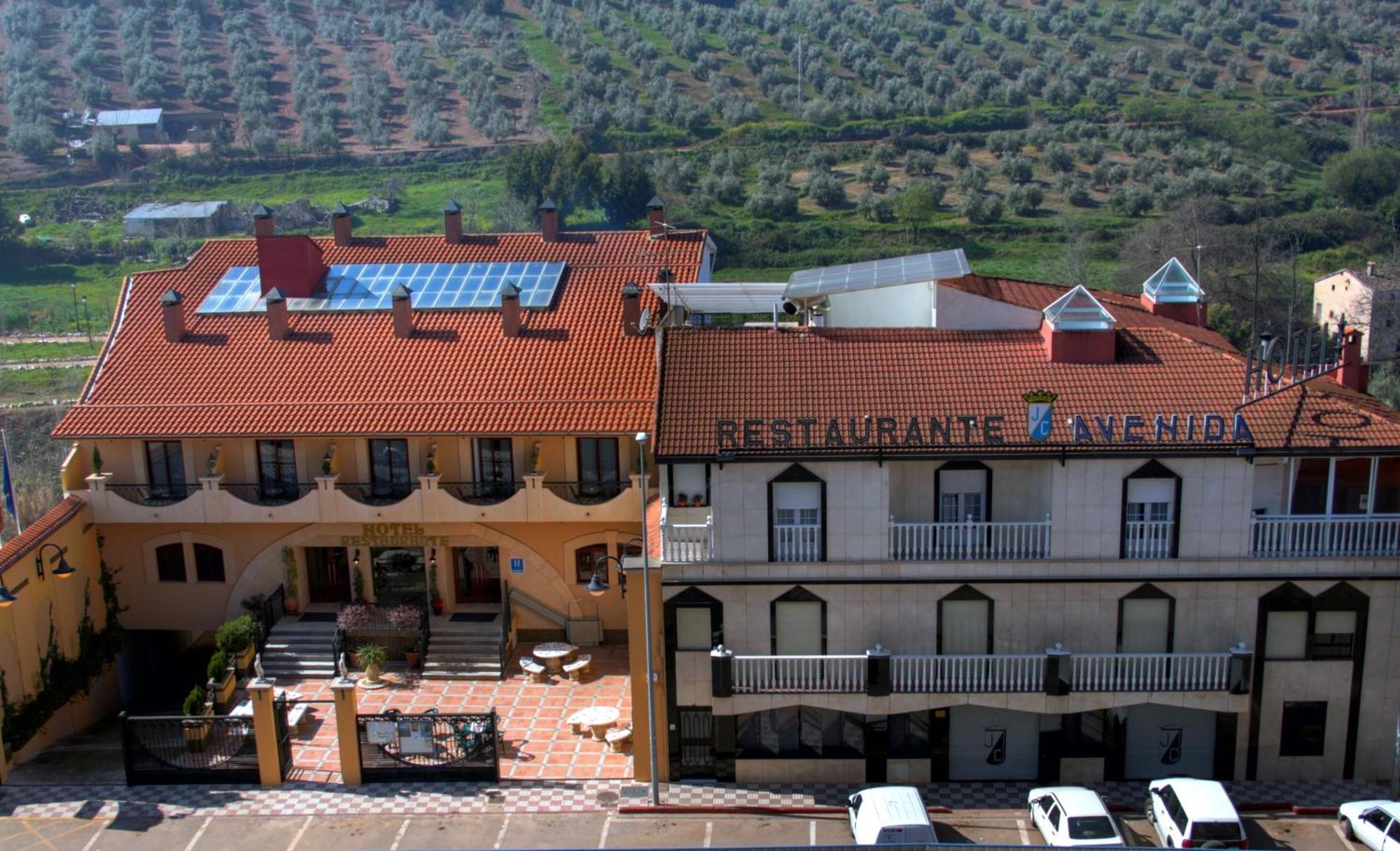 Hotel Avenida Beas de Segura Bagian luar foto