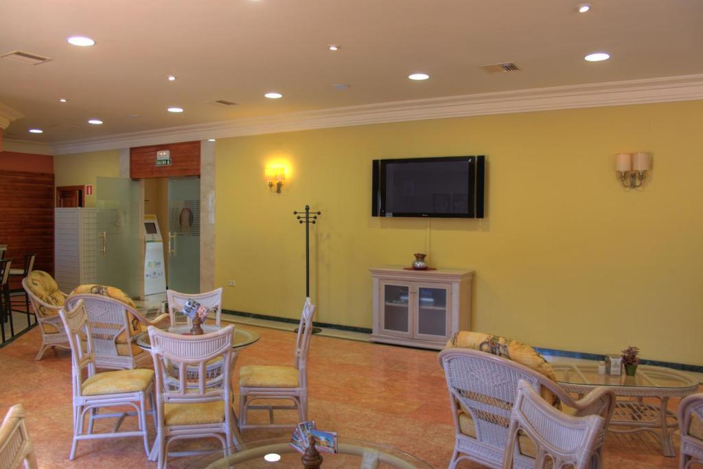Hotel Avenida Beas de Segura Bagian luar foto
